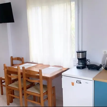 Ilias Lägenhet Finikounta